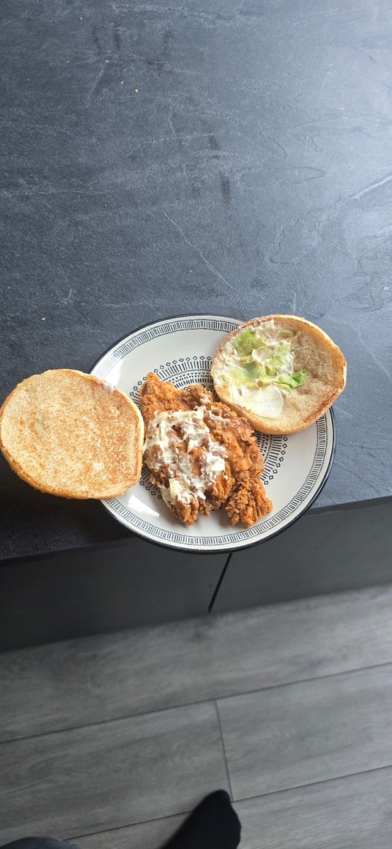 ShoweringApe92 tweet media