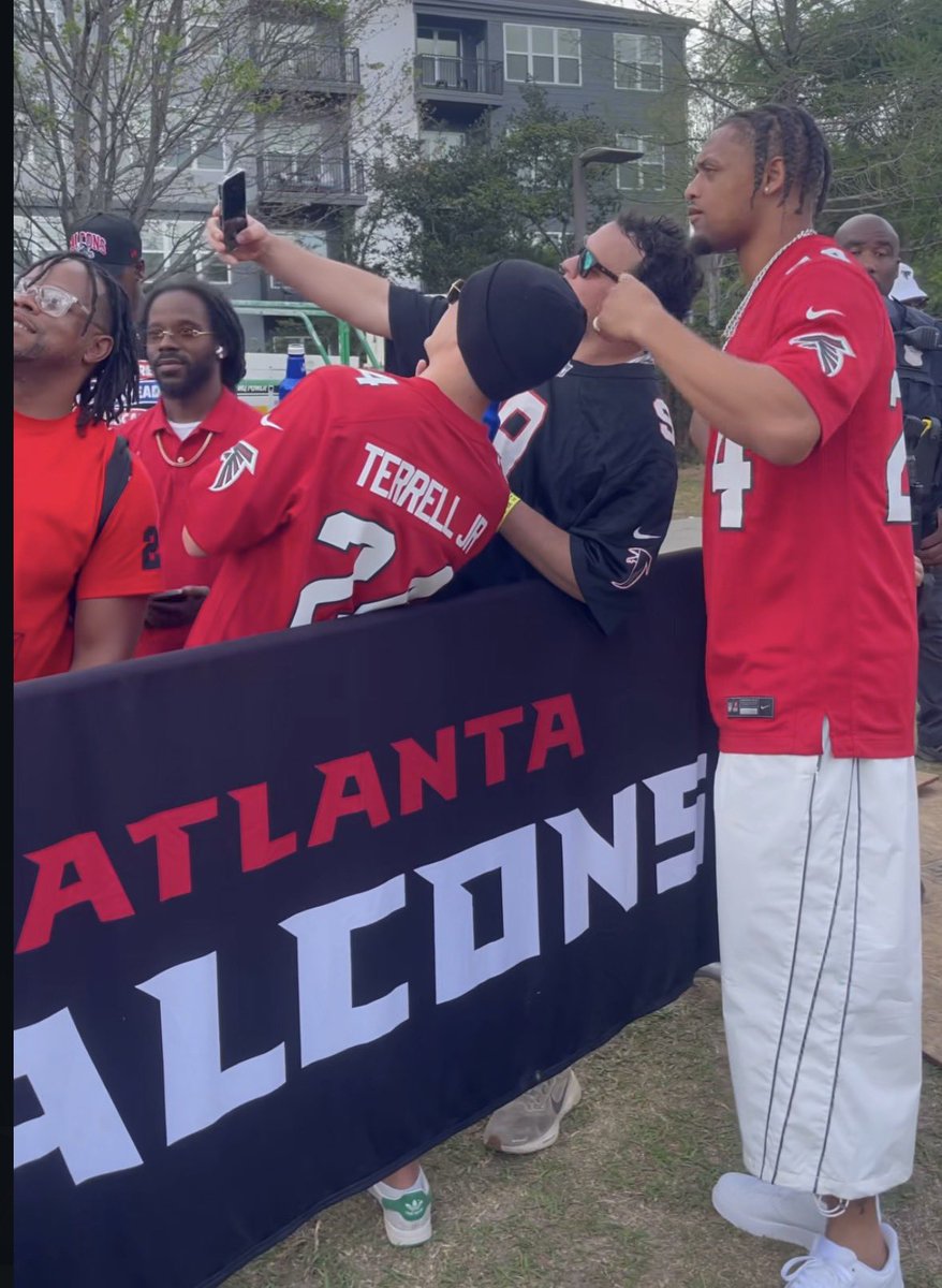 Not Bijan tweet media