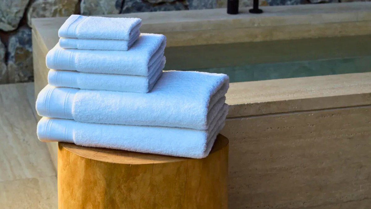 Turn your bathroom into a private spa.

Luxury towels—crafted from Egyptian and Turkish cotton—deliver unmatched softness, absorbency, and comfort.

Because everyday rituals deserve elevated design. bit.ly/4vhQPOs

#LuxuryLiving #HomeSpa #BathroomDesign #SelfCare #LXURI