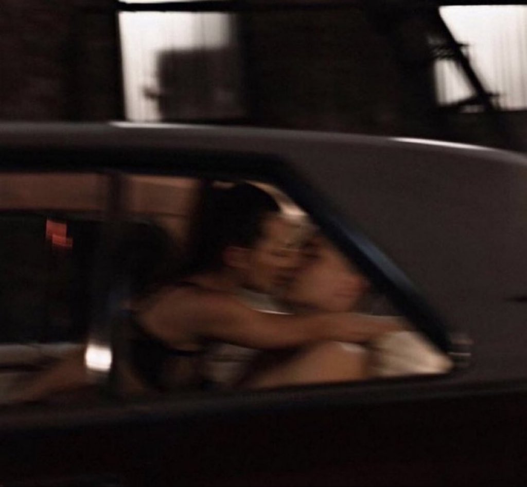 couple mood tweet media