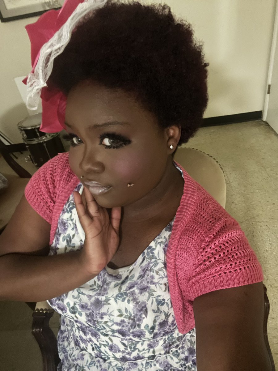 head gyaru in charge tweet media