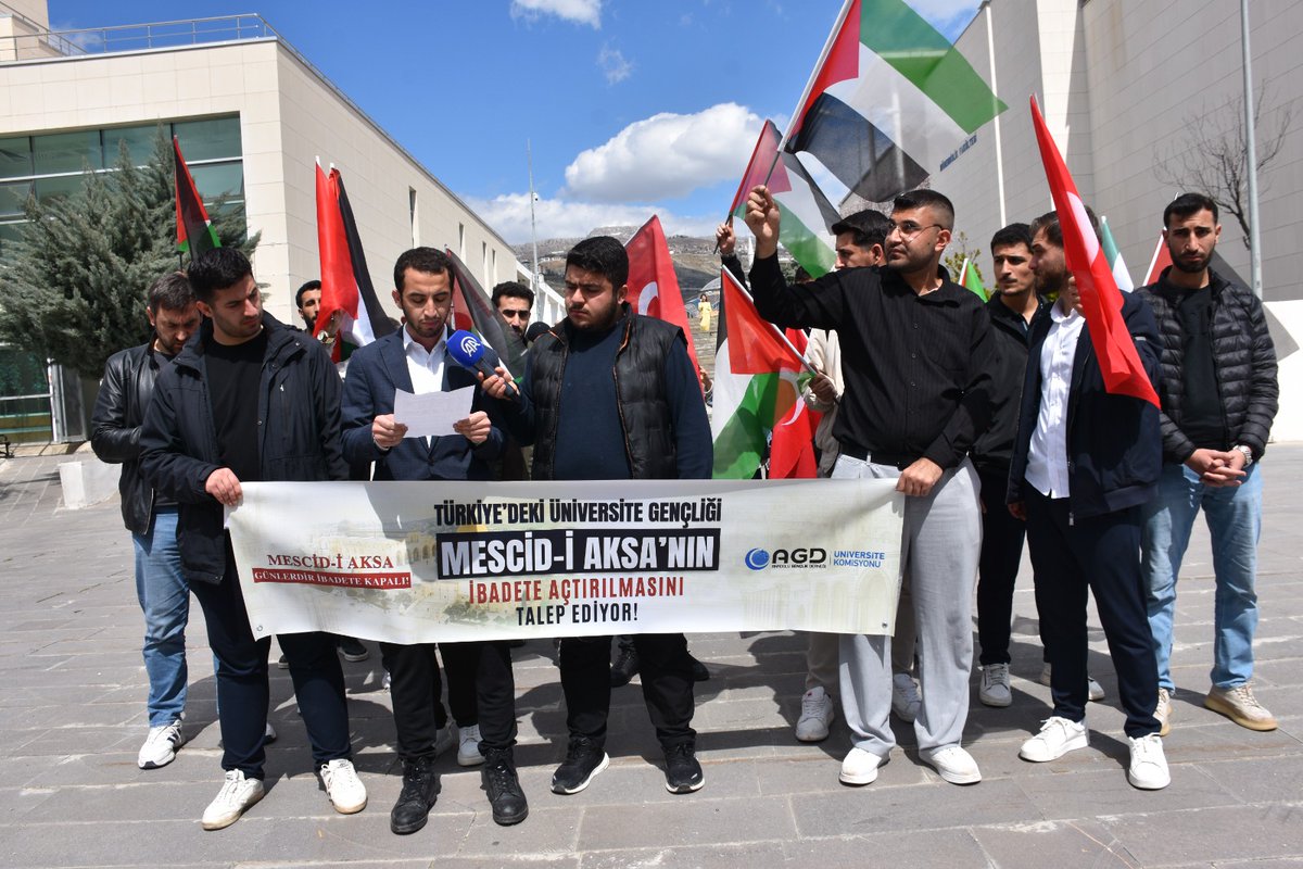 📢 Mescid-i Aksa Günlerdir Kapalı!

Düzce ve Şırnak Şube Üniversite Komisyonlarımız; günlerdir kapalı tutulan ilk kıblemiz Mescid-i Aksa için, üniversite kampüslerinde basın açıklaması gerçekleştirdiler.

🔻 Düzce Üniversitesi 
🔻 Şırnak Üniversitesi