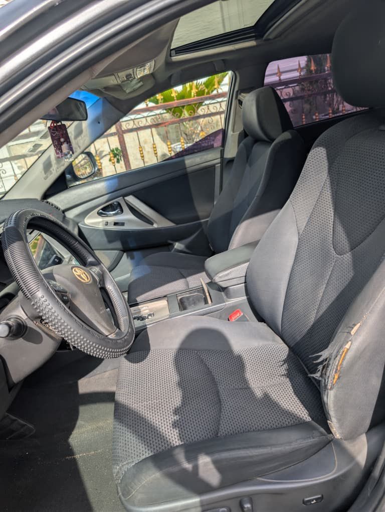 Fourwheelsautos's tweet image. Toyota Camry Sport 2009

Registered
First user
Neatly baked once
Untampered engine &amp;amp; gear ⚙️
AC chilling 🥶
2023 entry

Clean, reliable and ready to go.

💰 ₦7M
📍 #Lagos

If you’re looking for a solid Camry on a budget, this is a smart buy.

Serious buyers only.
DM on WhatsApp