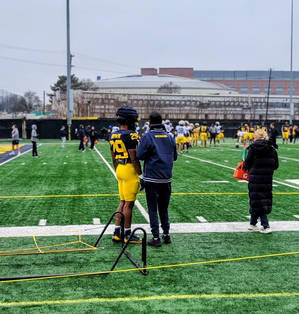 JVBrow3's tweet image. Development isn’t always loud Sometimes, it starts with one conversation
#TrustTheProcess📈 #GoBlue〽️