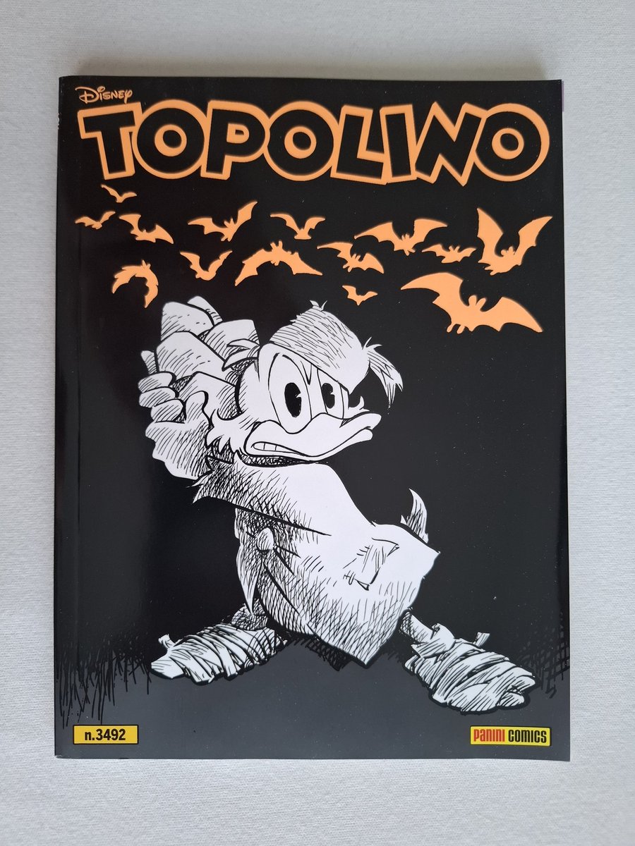 AmraSeldon's tweet image. Un fumetto ogni sera...

Topolino #3492
Edizione Speciale Lucca Comics 2022
Copertina in tiratura limitata per collezionisti
Disegno di Giorgio Cavazzano
Panini Comics, 26 Ottobre 2022

Cover Variant amb un joc de tintes fluorescents i brillants/mats 

#ElsMeusComics 
#Fumetti