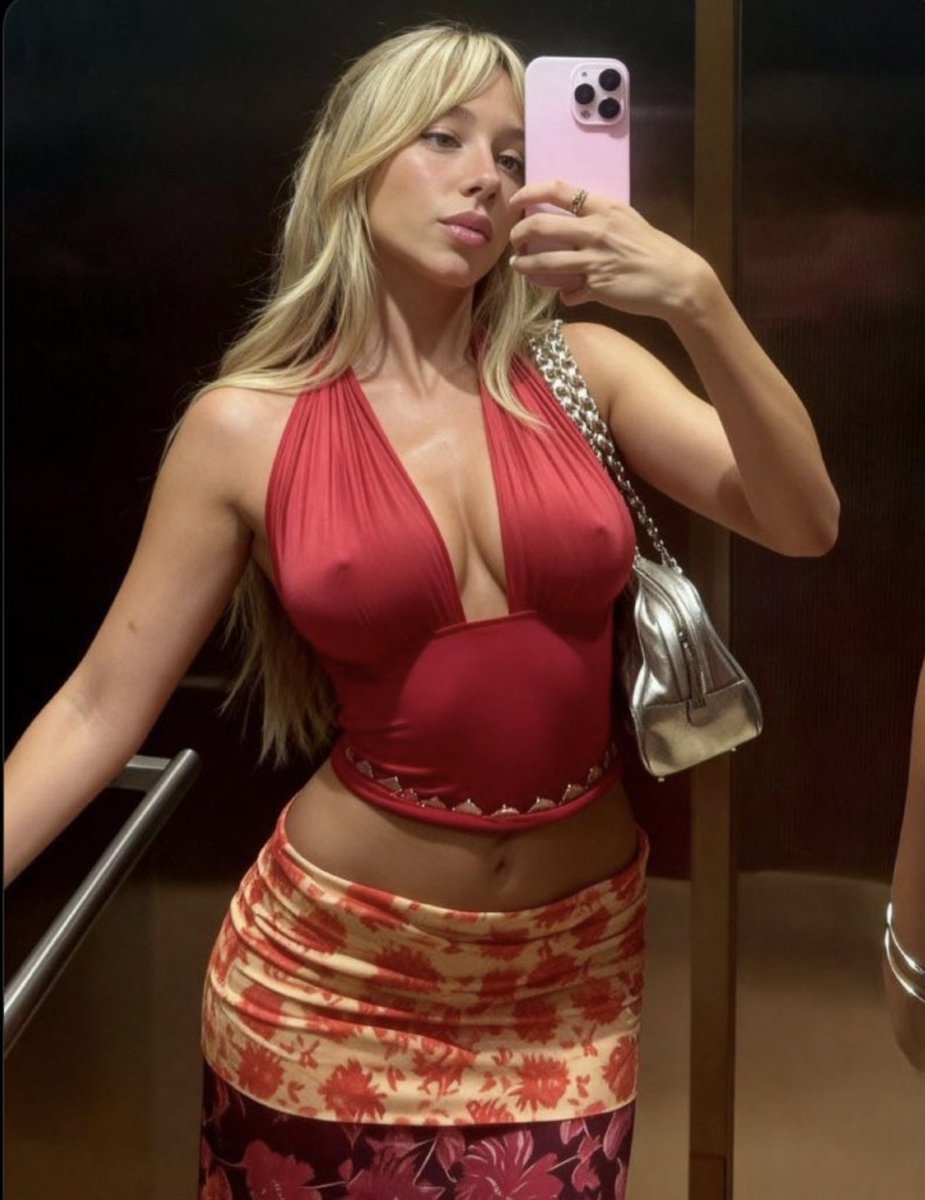 Ester Exposito tweet media