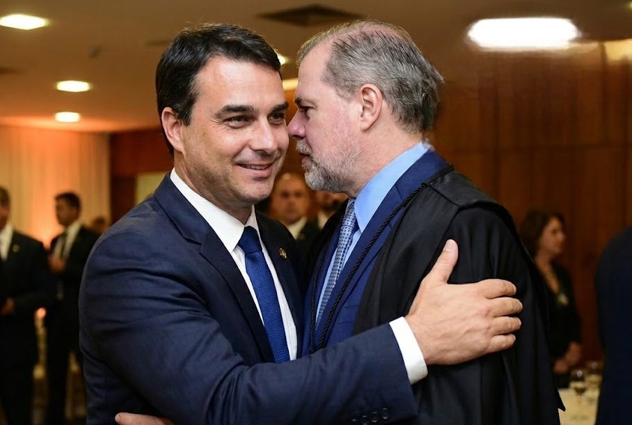 Reani Flavia Becker tweet media