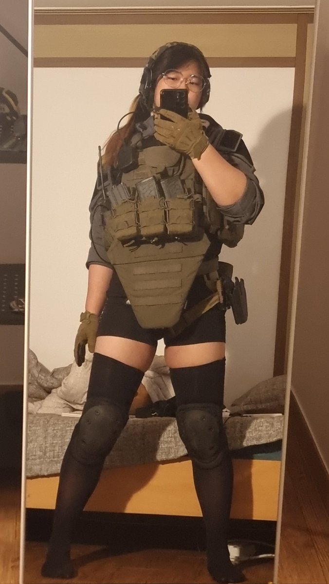 Mell @ Tarkov cosplayer tweet media