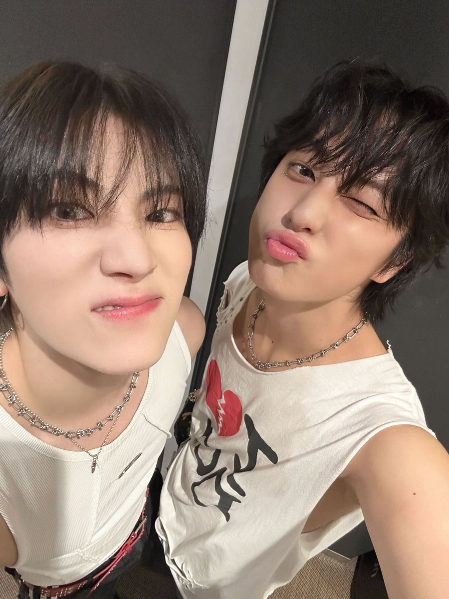 atakilypse's tweet photo. #andTEAM #lunéville 

/ᐠ ˵> ⩊ <˵マ

Hi Lunés!! I’m looking to make some moots in Lunéville!!

My name is Eilys (he/they) and I’m an 01 liner~ ᓚ₍^..^₎♡
I’m Takyum biased!!

I’m not a baby luné, I’ve just been lurking for a very long time!!

- ˕ •マ https://t.co/xIyH12U7ne