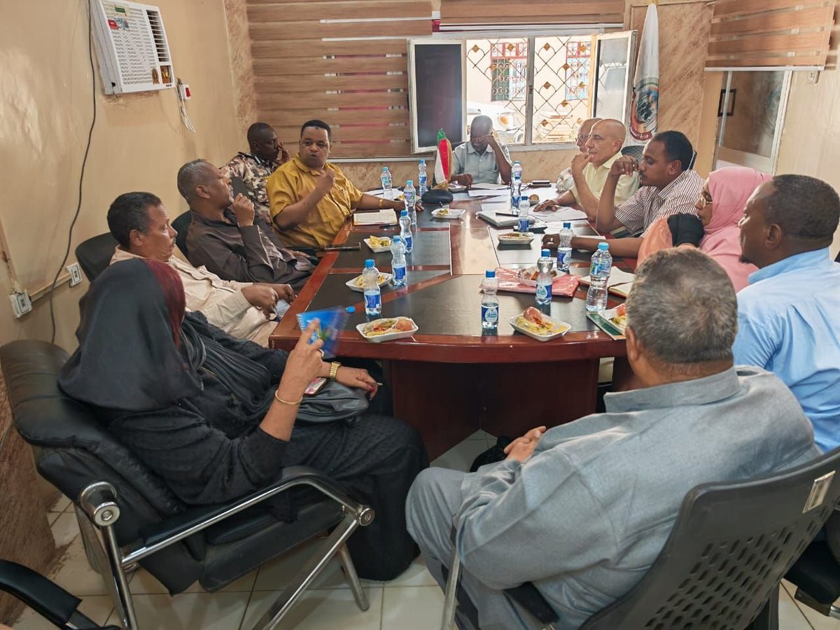 khaled3osman's tweet image. The High Emergency Committee in #Kassala is discussing ways to facilitate voluntary return programs A key step toward stability and supporting affected communities🤝