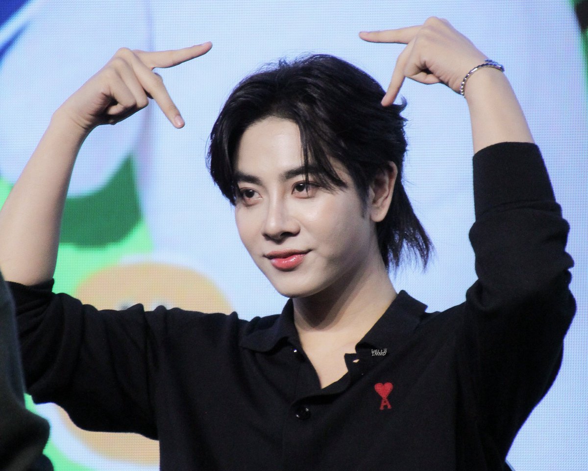 🪐 Saturn’s girl on Earth 🌏 tweet media