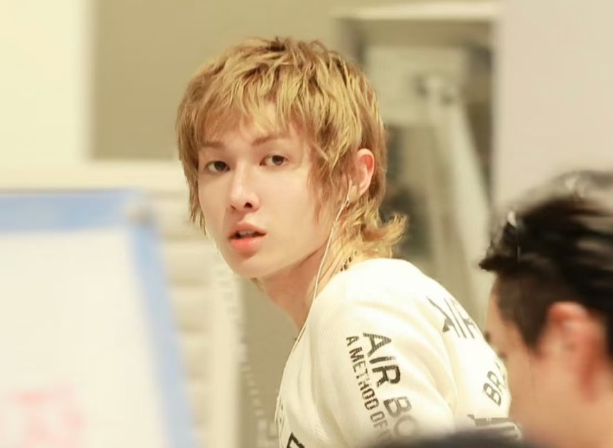 𖥻 ׁ ׅ valen ! ׁ ׅ🐞 tweet media