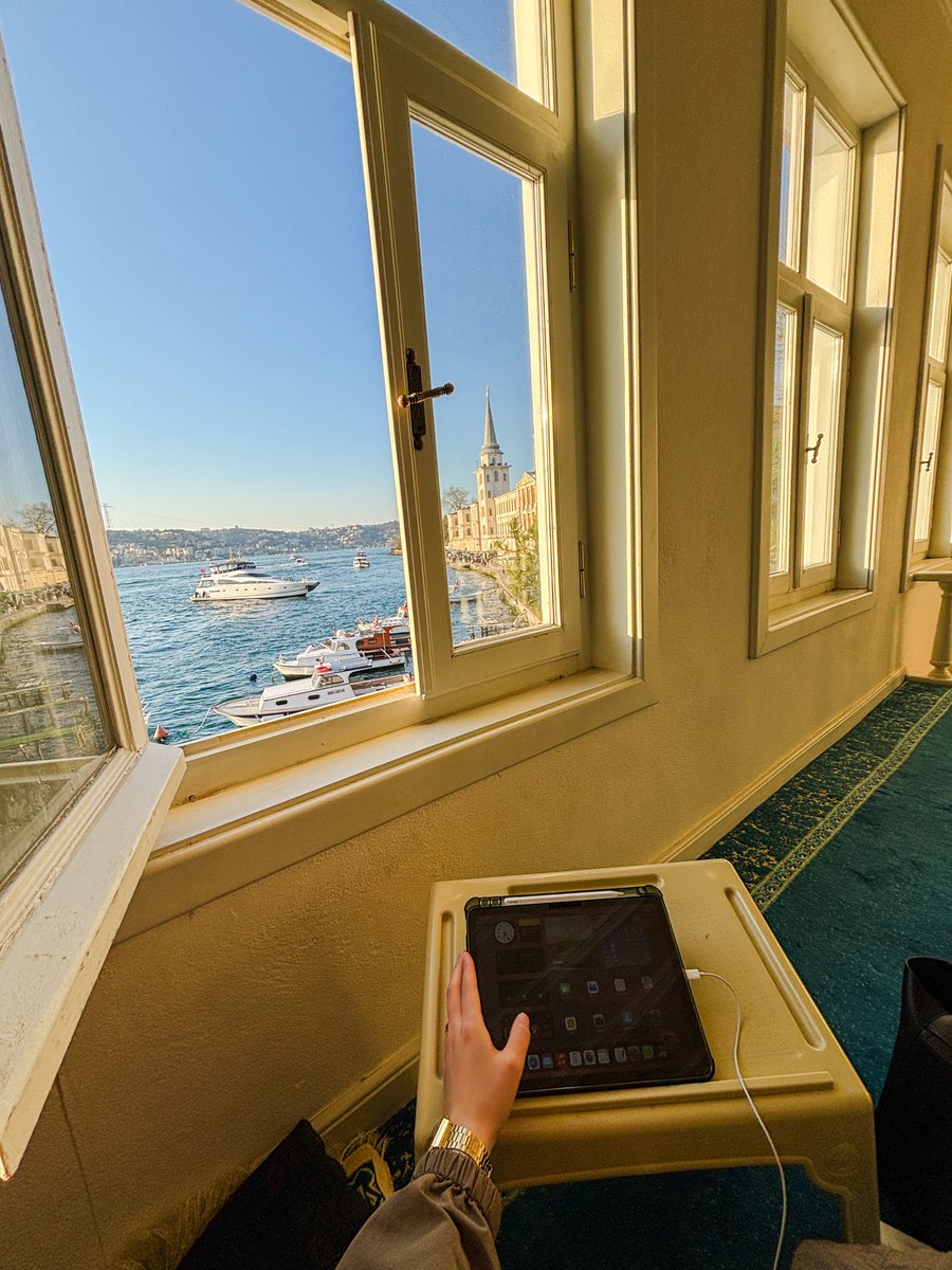 Afitab 🍉 tweet media