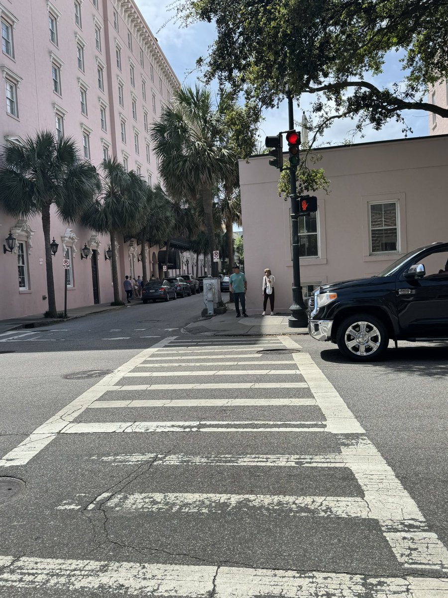 Charleston Daily tweet media