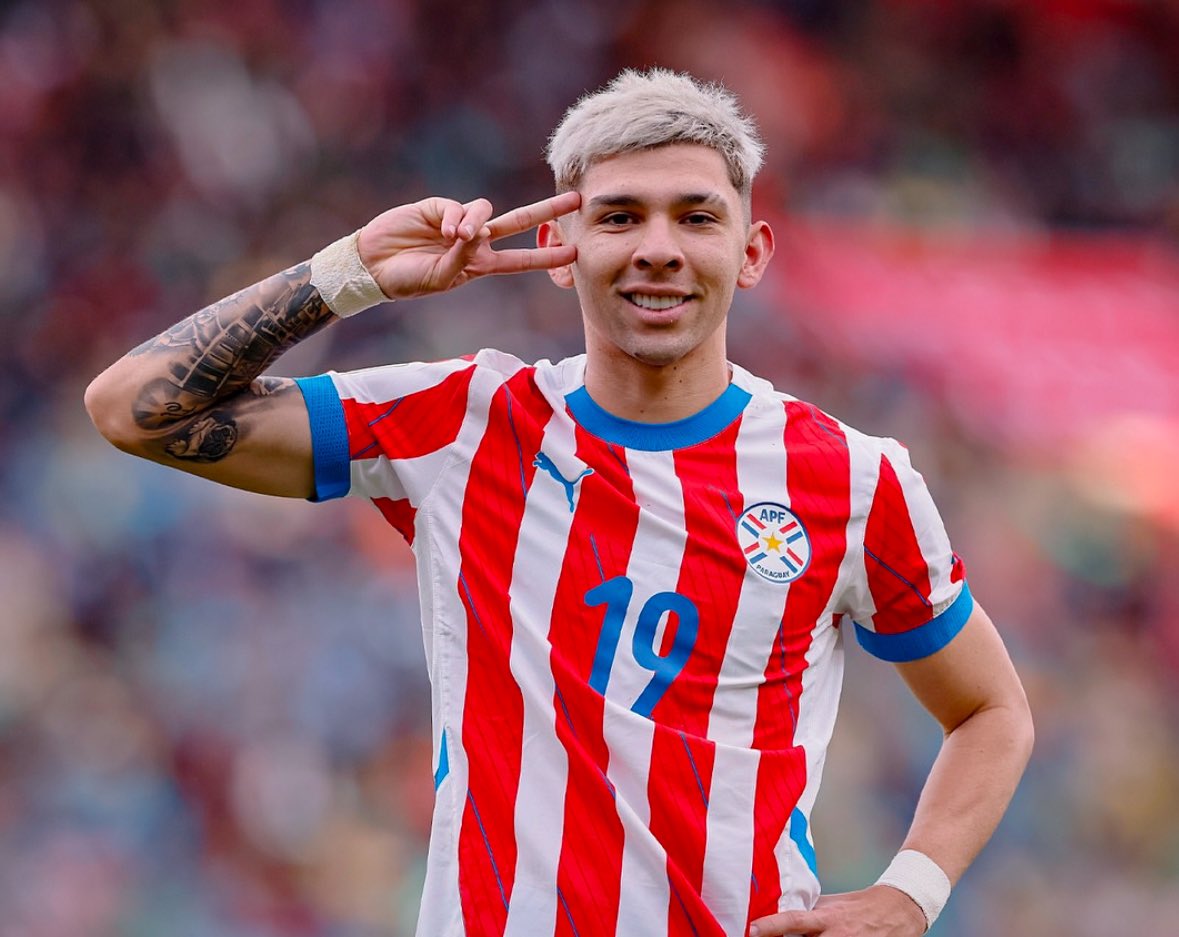 Stats Globe tweet media