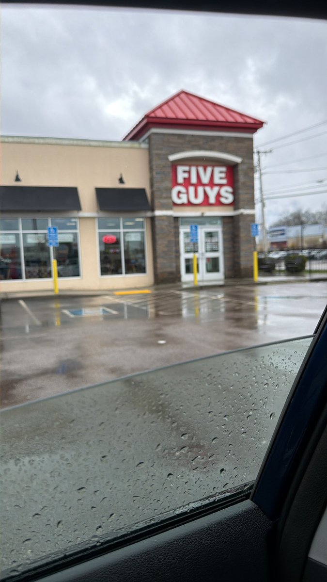 Cheeze 💍 tweet media