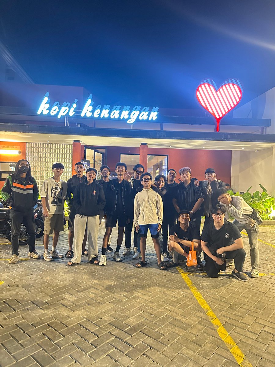 R Zhafran tweet media