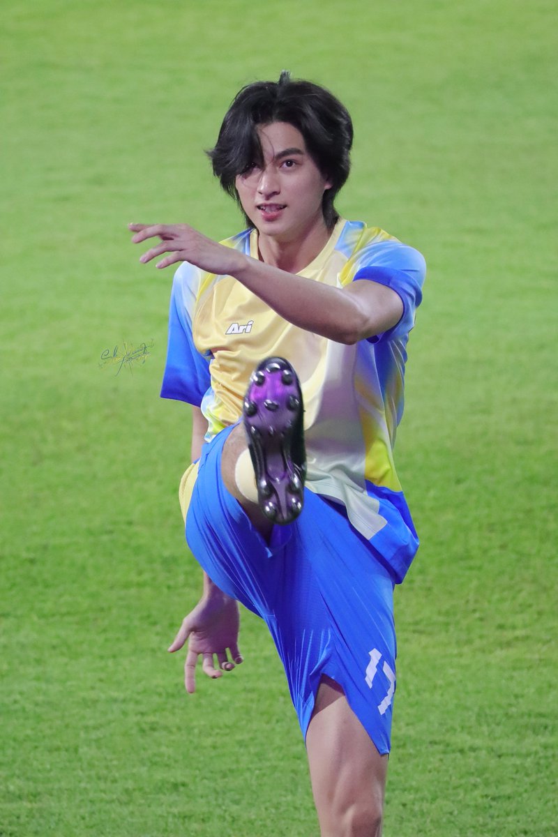 Mew_02505's tweet photo. 很曬-很熱-很值得

GULF IN YELLOW TEAM 

#56ปีCh3LandDomxGulf
#Gulfstand2026
#56ปีCh3LandDom
#LoveGulf
#Gulfkanawut 
@gulfkanawut https://t.co/egzr1gIRjL