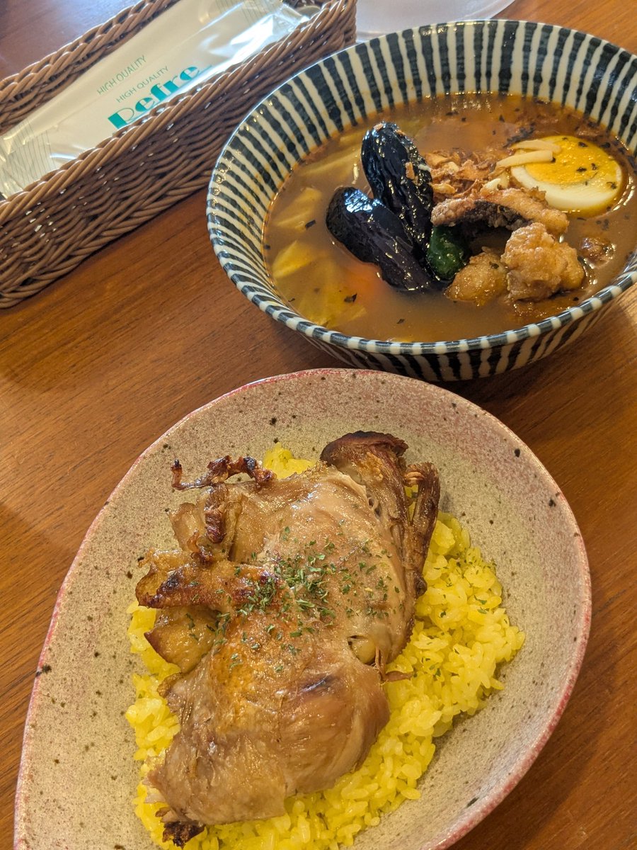 ASK8oniku's tweet photo. そーいえば数ヶ月前の飯(今更)
地元のスープカレー屋。
おなじみ！いつものパスタ屋。
地元のとんかつ屋。
仕事が休みの週末は大体外食🥳
ヤ◯トの準社員やってた頃より正直稼げてるんで飯も良く行けるわ。
そりゃ太るわ😊
…といいつつ、最近3〜4キロ痩せました。 https://t.co/toQPmp0TDe