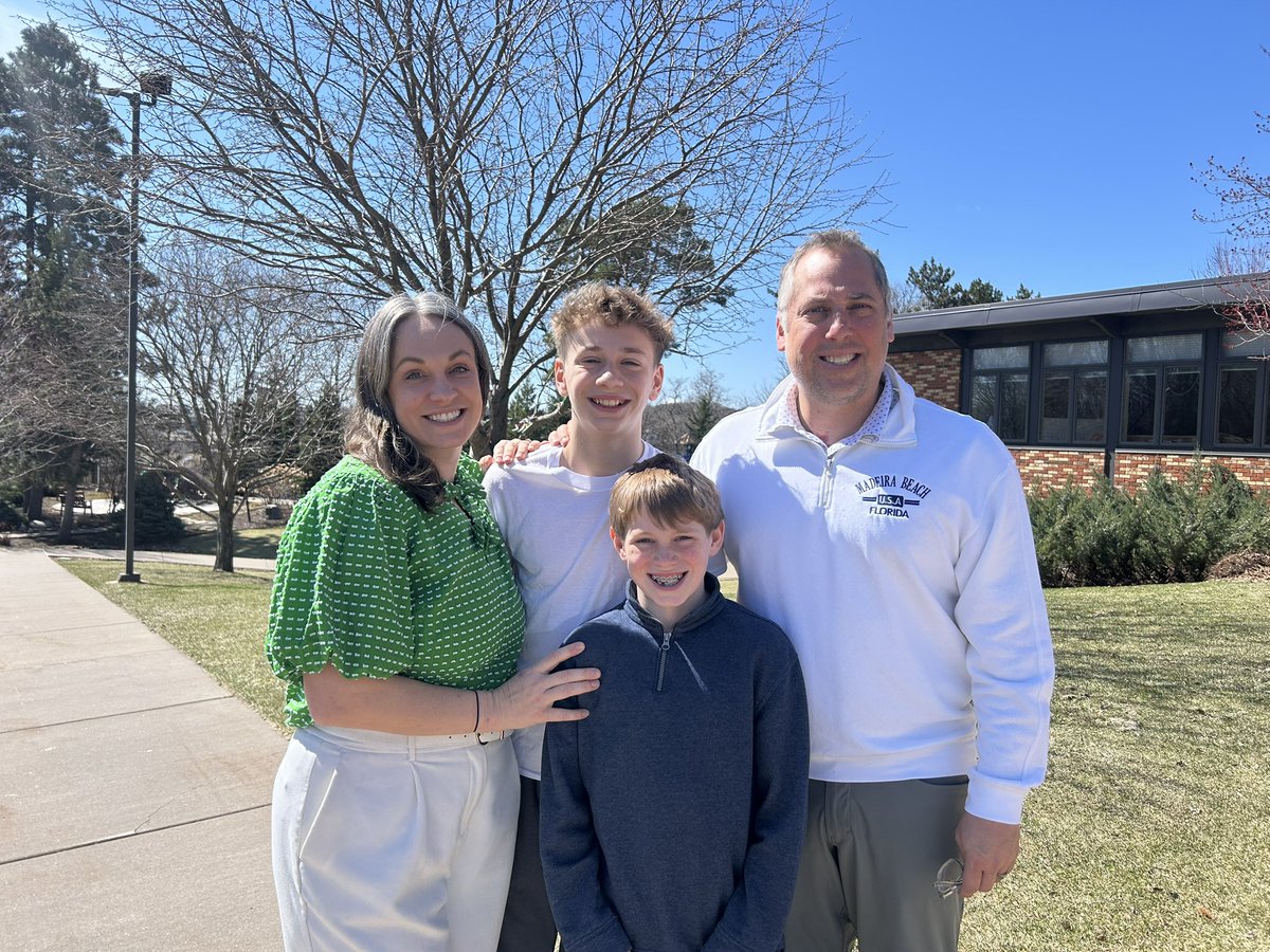 CoachPhill's tweet image. He has risen. ⛪️ ✝️

Happy Easter! Have a blessed &amp;amp; peaceful day with family &amp;amp; friends. 🐣 

Do your part to spread love! ❤️ #HappyEaster #SpreadLove #StopHate