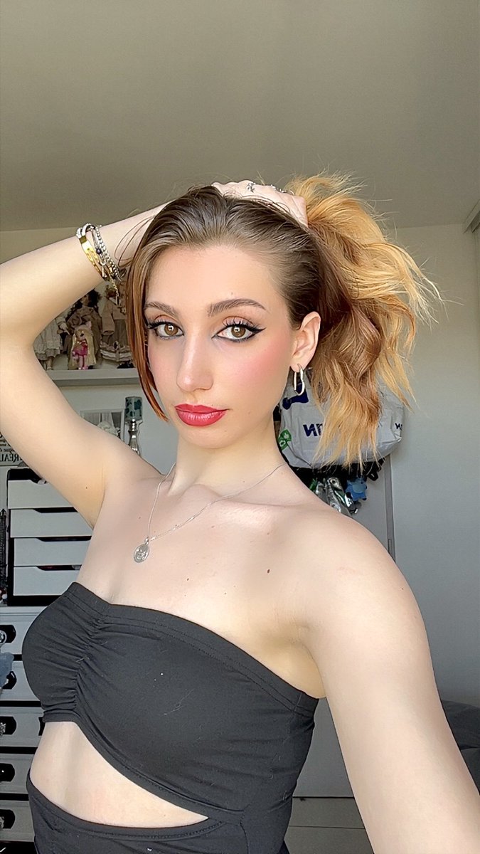 Candice ♡ tweet media