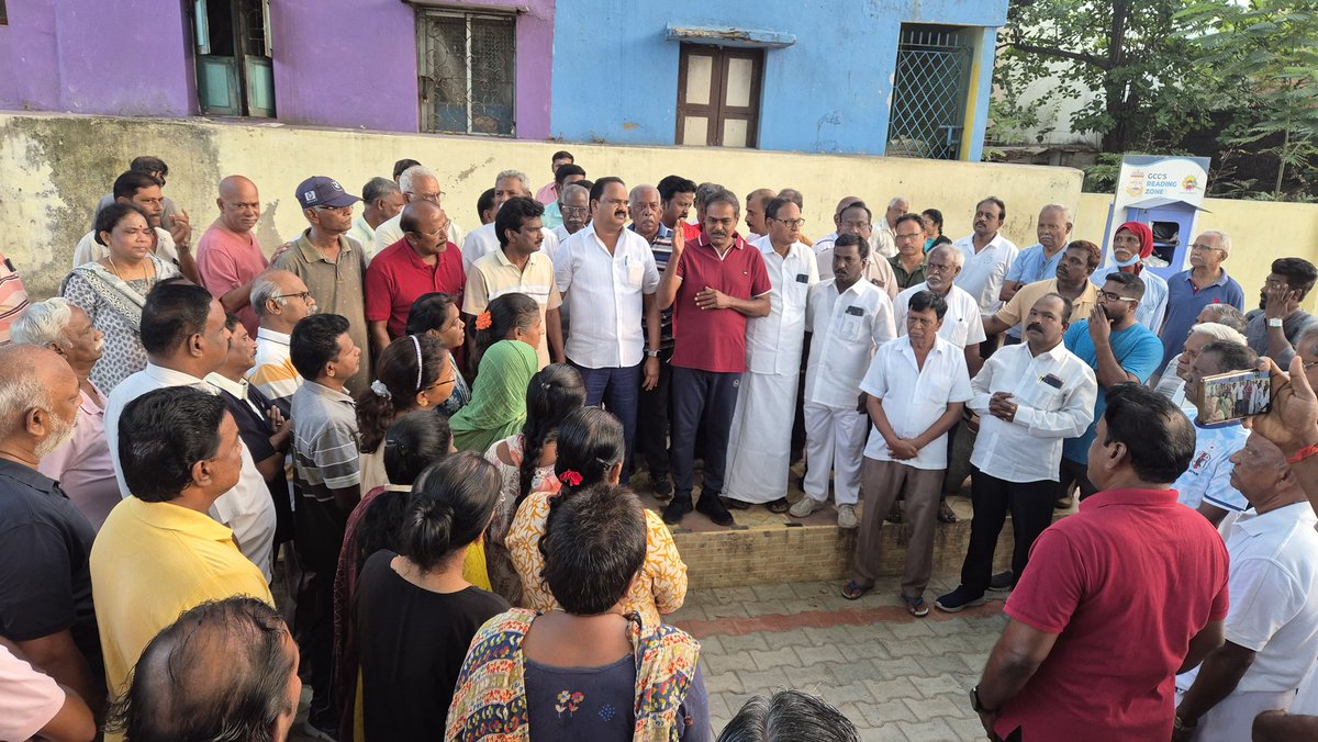 thaniarasuTm's tweet photo. திருவொற்றியூர் 10வது வார்டில் உள்ள நடைப்பயிற்சி மைதானத்தில் காலை அந்த நடை பயிற்சி செல்லும் பொது மக்களிடம் சுத்தி அறிவால் நட்சத்திரம் சின்னத்தில் வேட்பாளர் எல்.சுந்தர்ராஜன் அவர்களுடன் வாக்கு சேகரிப்பில் ஈடுபட்டோம்.... https://t.co/RHduhUBksB