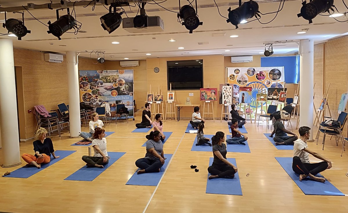 iccr_budapest's tweet image. As part of @iccr_hq’s #FoundationDay celebrations, a #Yoga workshop was organised by ASCC.  

During the workshop, the ASCC’s yoga teacher spoke about ICCR’s #role in promoting yoga #globally, highlighting its benefits &amp;amp; building momentum toward the #IDY

@moayush @IndiaInHungary