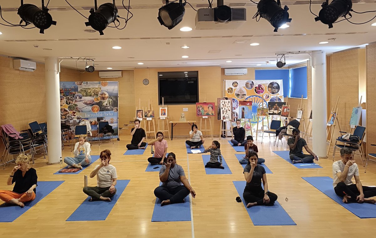 iccr_budapest's tweet image. As part of @iccr_hq’s #FoundationDay celebrations, a #Yoga workshop was organised by ASCC.  

During the workshop, the ASCC’s yoga teacher spoke about ICCR’s #role in promoting yoga #globally, highlighting its benefits &amp;amp; building momentum toward the #IDY

@moayush @IndiaInHungary