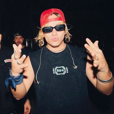 𝐛𝐚𝐫 🧨 tweet media