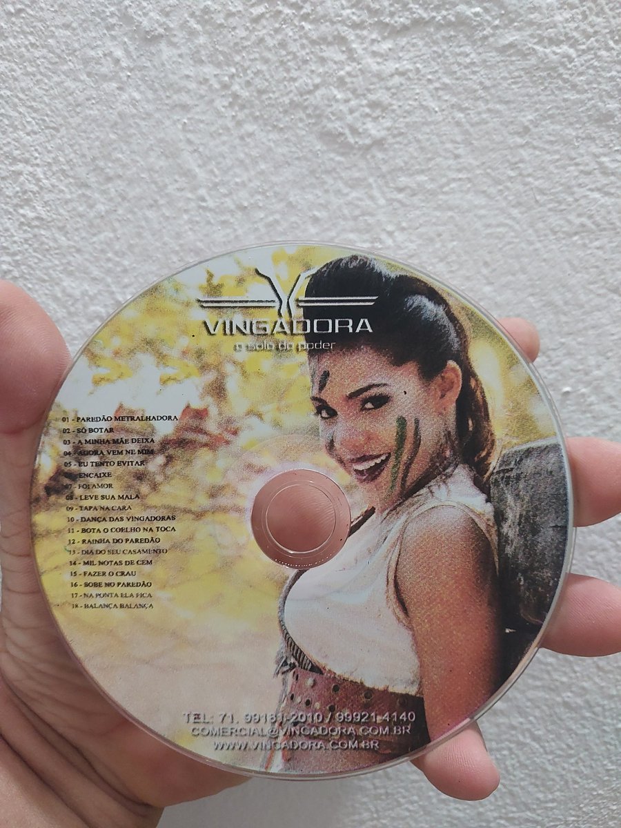 feiradojoaopaul's tweet image. Encontrei essa CD promocional da qual não lembro quem me presenteou, mas recordo muito bem que o motivo estava atrelado ao lançamento da Marvel nos cinemas 2105 por Vingadores: A Era de Ultron e essa música foi hit do Carnaval daquele ano.

Mas quem me deu essa relíquia, sabia de
