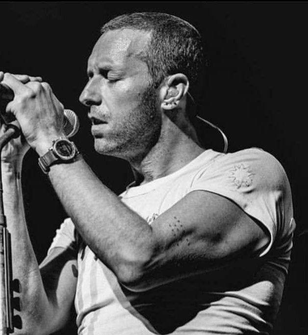 sarah louise tweet media