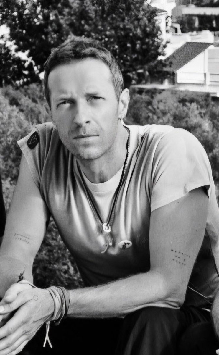 sarah louise tweet media