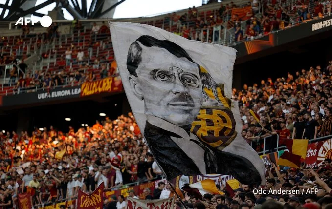 Antifa_Ultras tweet media