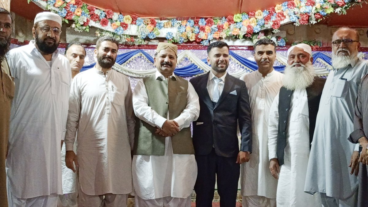 ShakeelChPPP's tweet image. پاکستان پیپلز پارٹی لیاری کے سینئر اور بہادر جیالے ماما ریاض خان کے صاحبزادے اور سرگرم جیالے شیراز خان کے چھوٹے بھائی افتخار خان کی شادی میں جیالوں کے ہمراہ شرکت اور انہیں مبارکباد پیش کی 

#PPPFamily 💝✨💫#Karachi