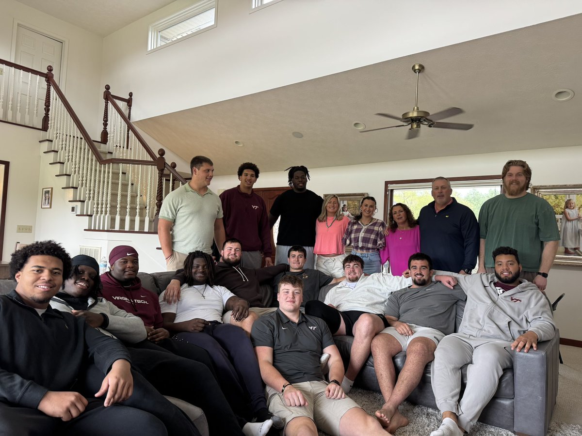 CoachMooreVT's tweet photo. Great lunch with the guys!!  Nothing like family and food on Easter. #OLB https://t.co/Q0LjM7JILD