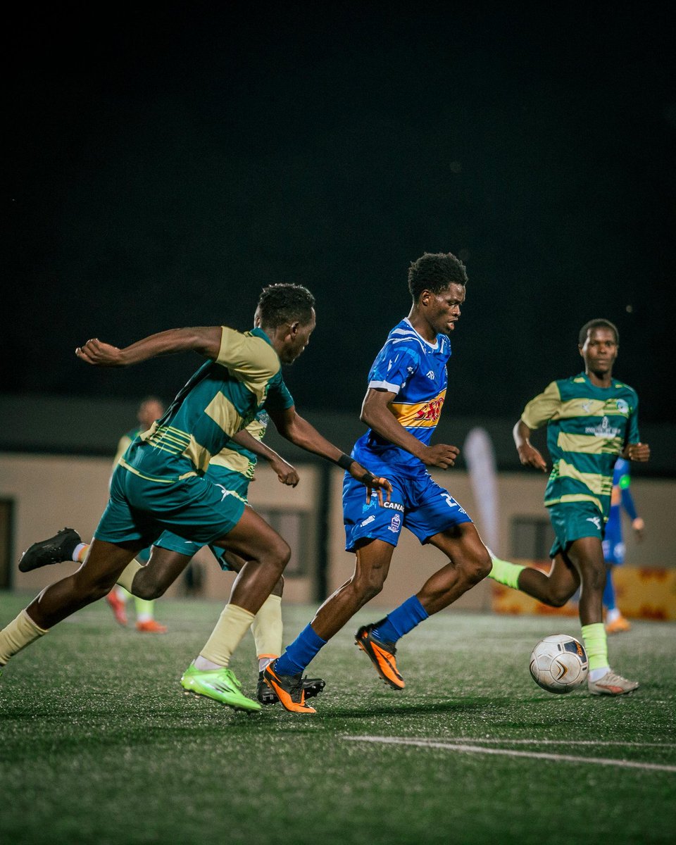 Adam Yannick tweet media