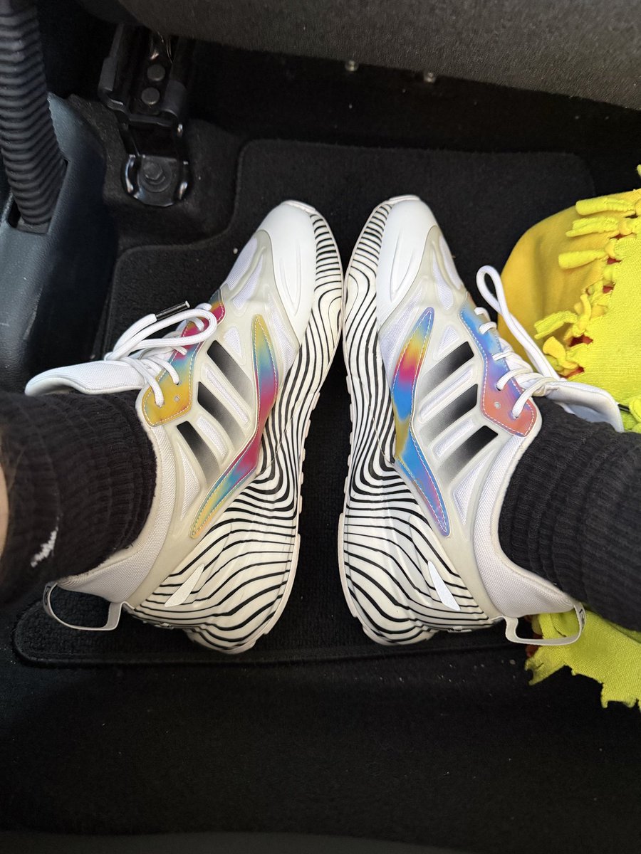 AltcoinMurphy's tweet photo. @SnkrsStock Rockin the Patty Mahomes kicks https://t.co/dUYwLMWOlK