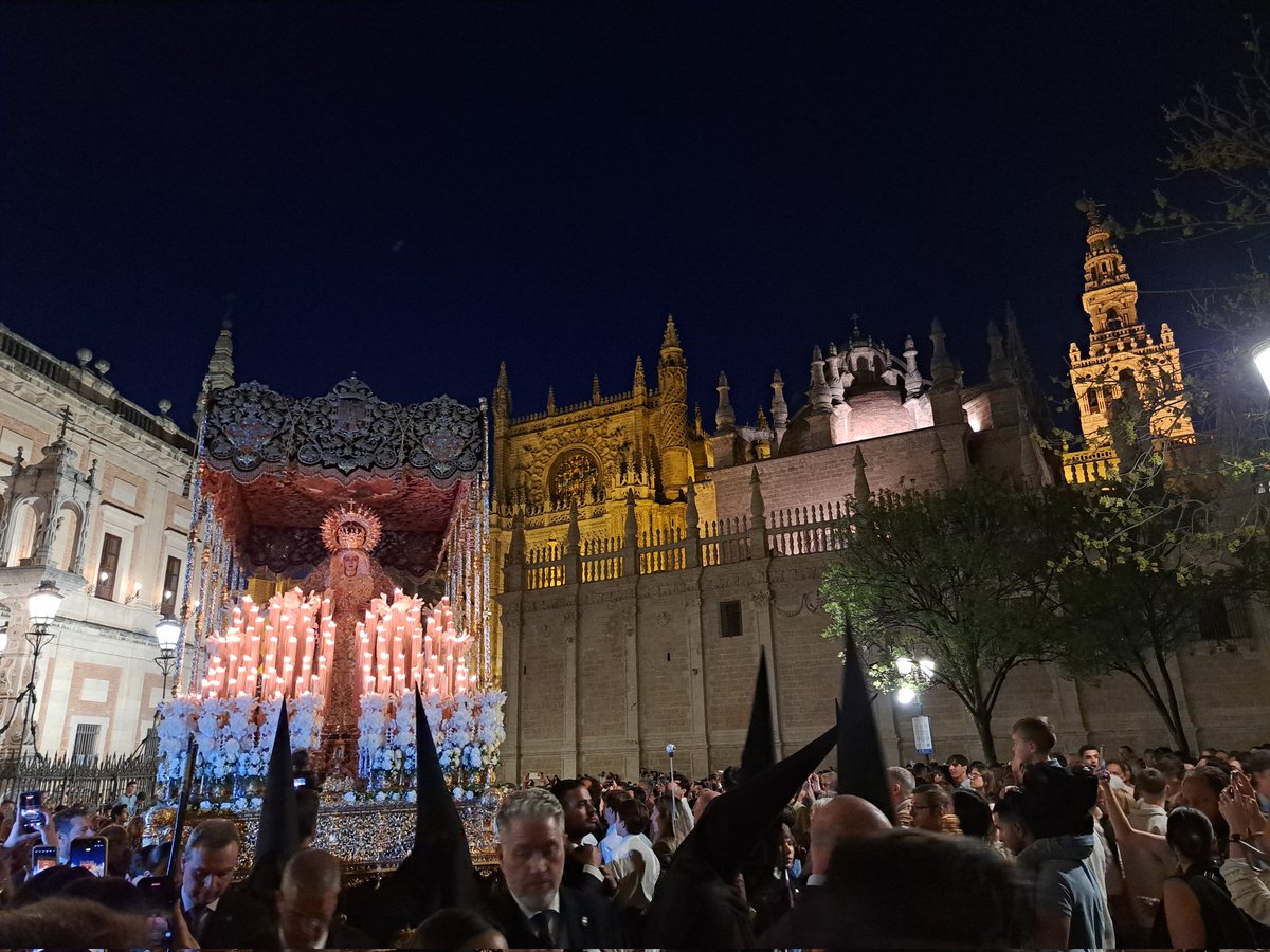 JaniAlar13's tweet photo. @PasionDeSevilla #SSantaSevilla26 #Sevilla #viacrucis https://t.co/z1nPiwKoCv