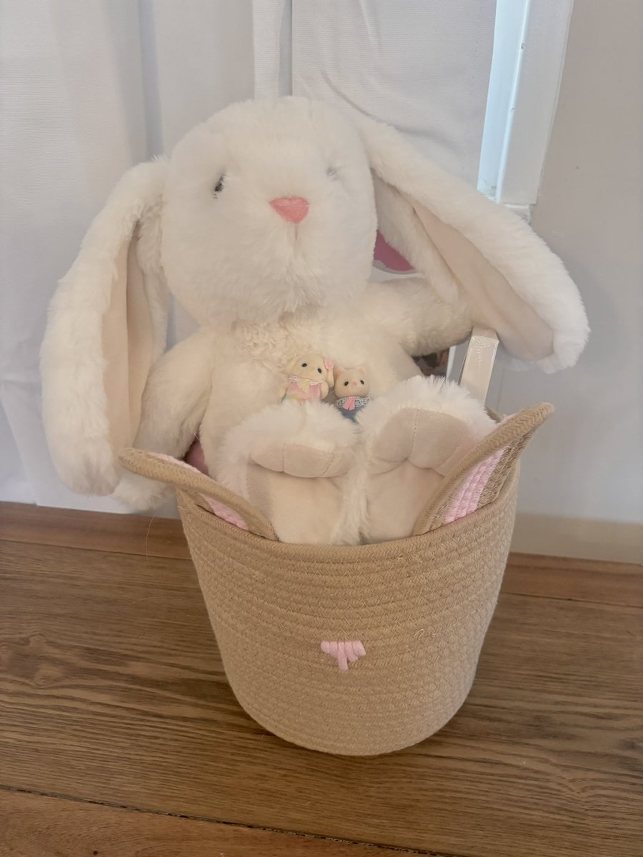 ᕱ⑅ᕱ scarlett tweet media