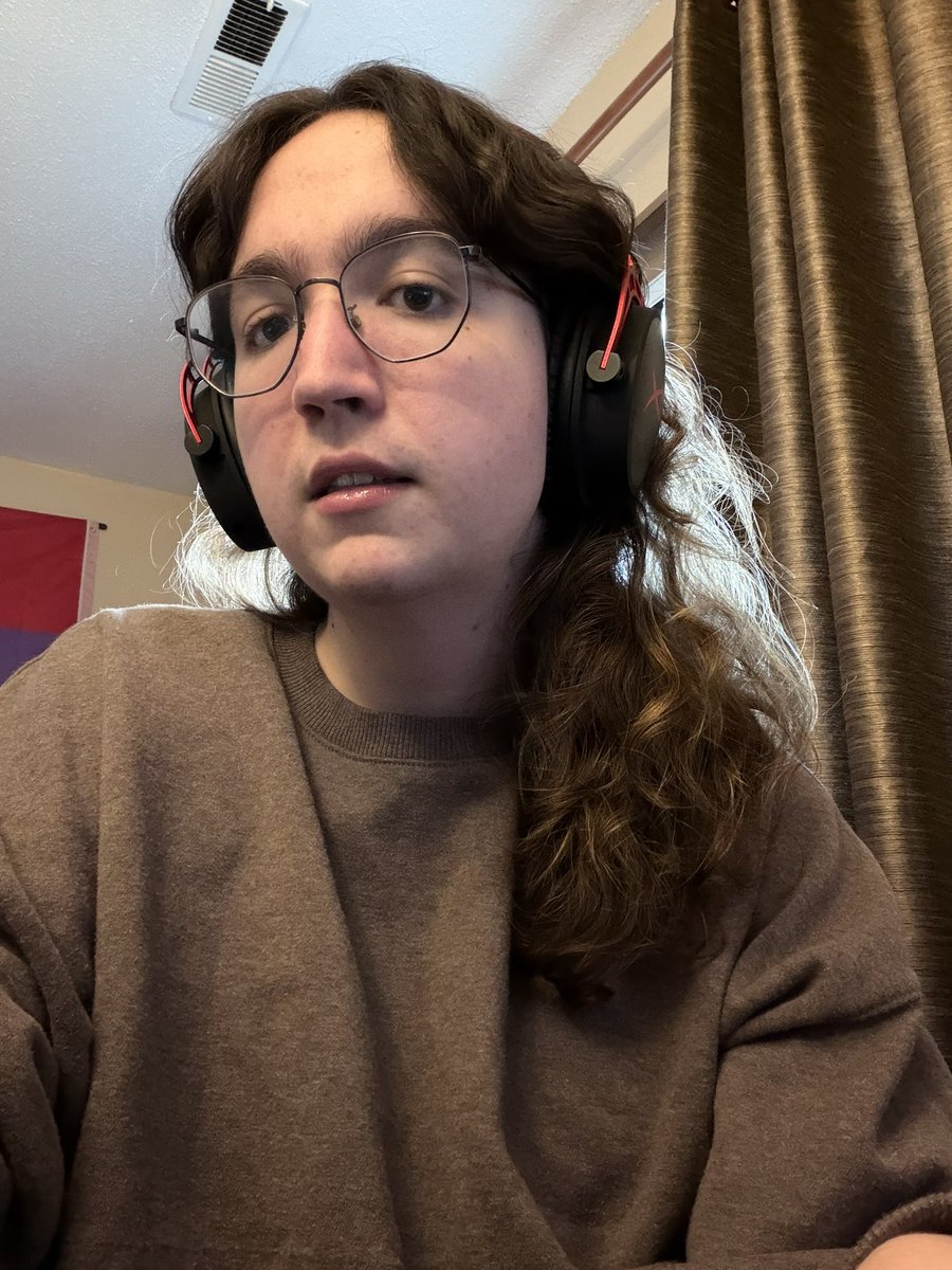 molly 🦐 tweet media