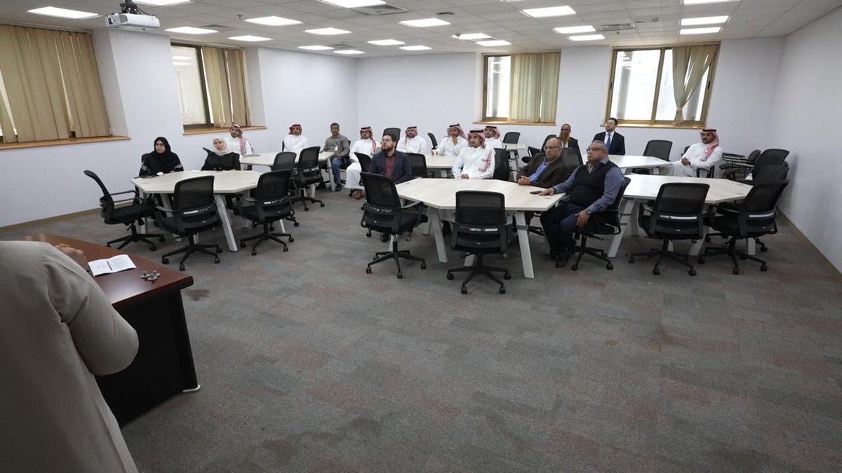 كلية الصيدلة tweet media