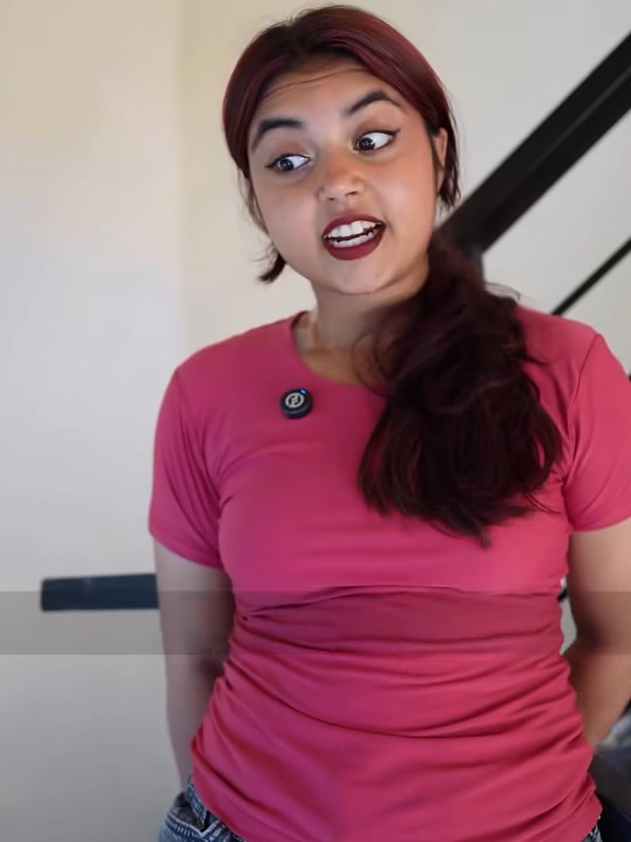 enna lipsu🥵eva face paruga yennama irukka potato kannatha kadichu sappi yedukkanum pink tshirtla eva odambu aahhh athum iva paiya patha le kadikkanum kasakkanum sappanum pola irukku💦tshirt aa thukki eva vayitha kaila thadavi thoppulla nakka vittu taste pannum #kiaraadvani