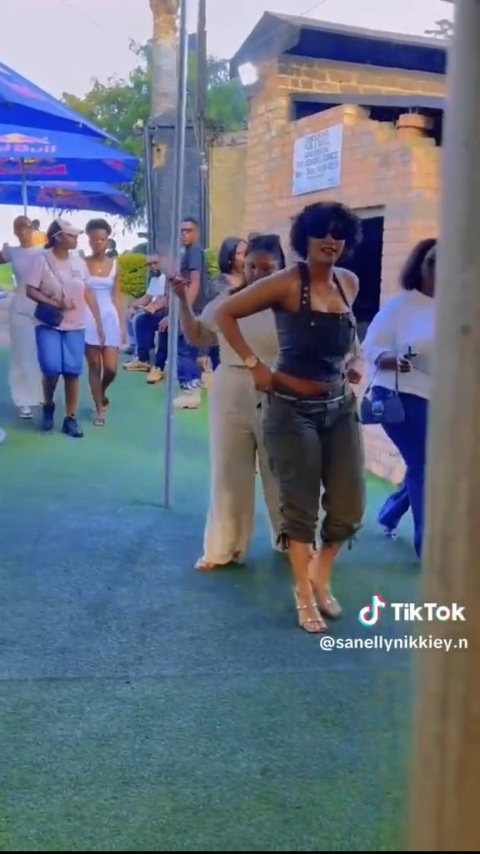 Aunty Vanessa 💙 tweet media