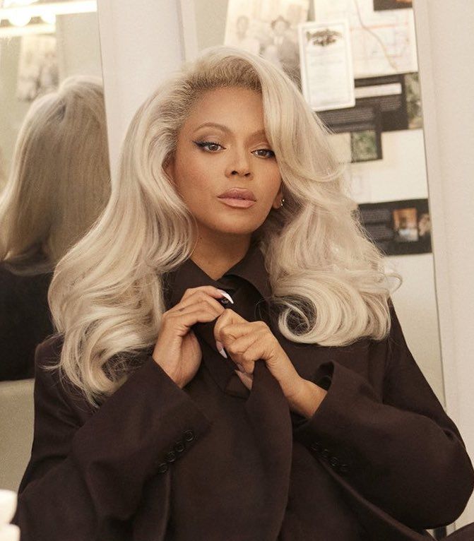 beyoncé hourly 𐚁ིྀ 🐬ৎ୭˚˖٠ tweet media