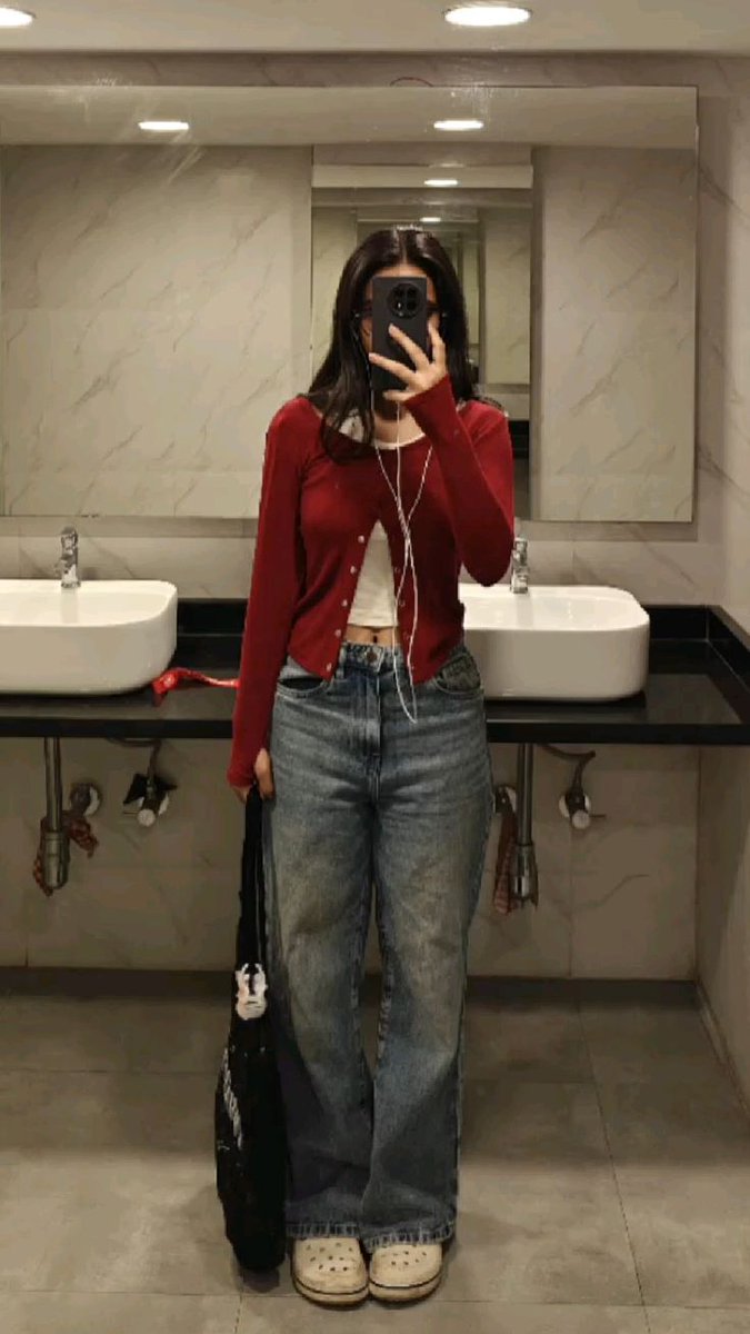 ale 𖧧 tweet media