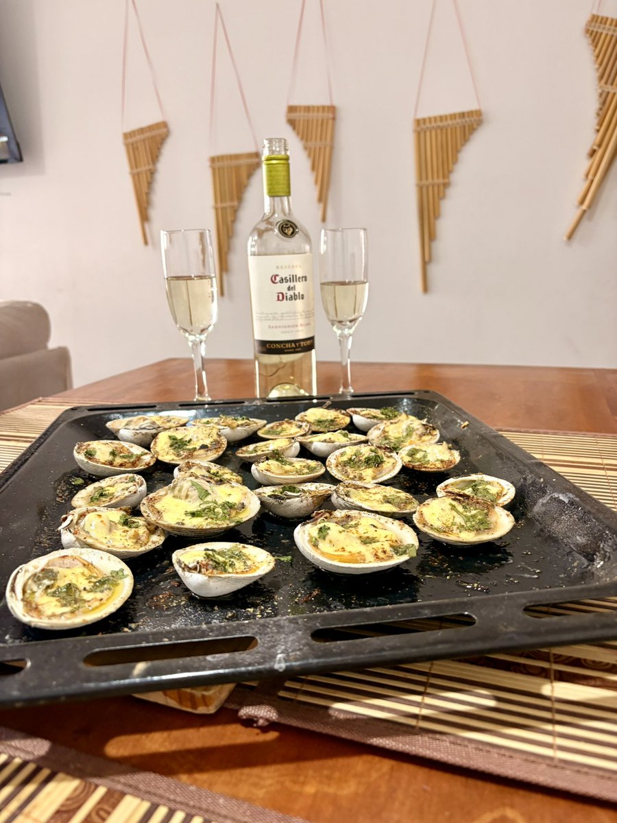 Lady in red 💃🏻 tweet media