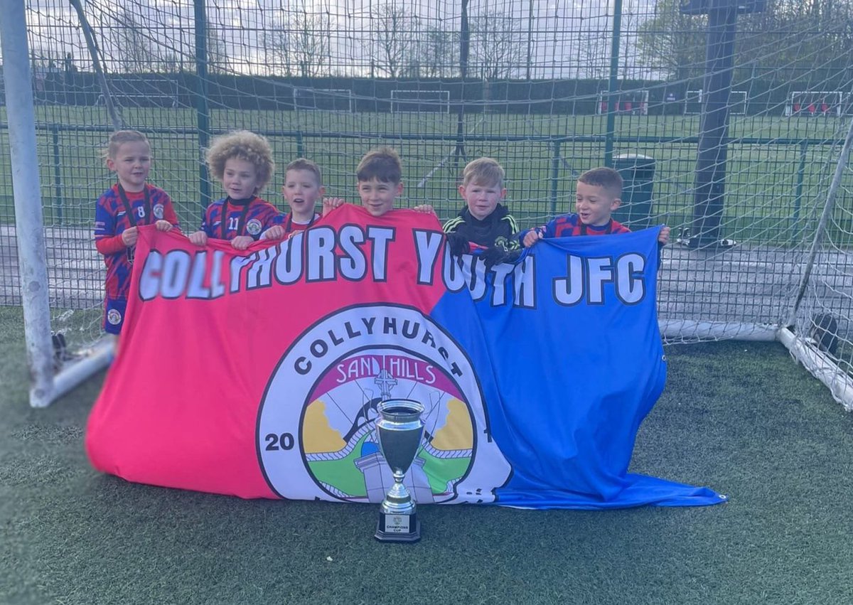 Smhowarth81's tweet photo. Collyhurst u7 reds winning a tournament over in Leigh 🩵♥️⚽️🏆 https://t.co/eI8YW47Tc8