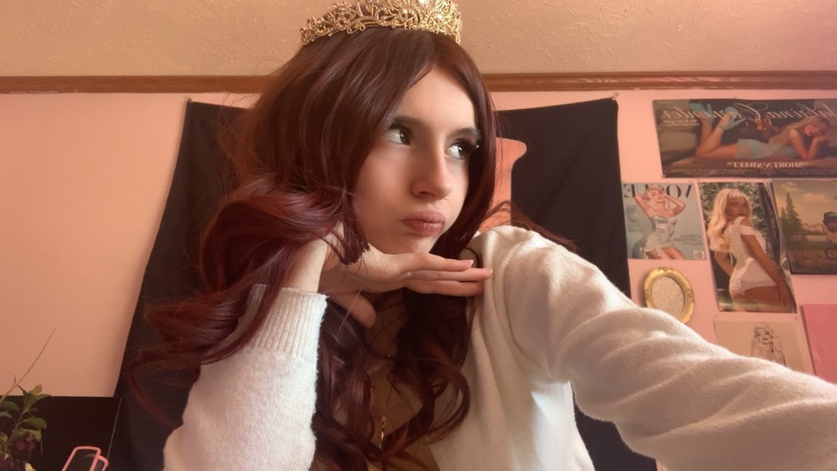 princess emy ♛ tweet media