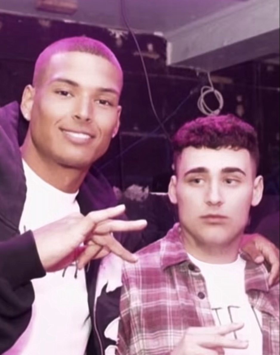 Fionn.net. tweet media