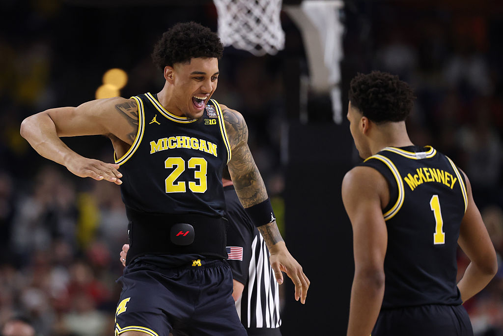 Michigan trainer Chris Williams told ESPN the MRI on Yaxel Lendeborg’s knee looks “very clean structurally, all the ligaments are very strong.” He says Lendeborg has a “low-grade” MCL sprain and a “small bone bruise” in his knee. He's "very optimistic" Lendeborg will play.